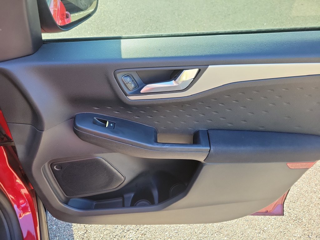 Used 2020 Red Metallic Ford SE image 10