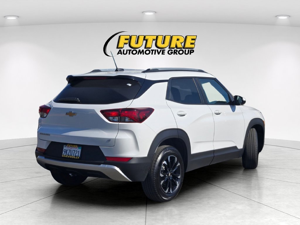 Used 2023 White Chevrolet LT image 4