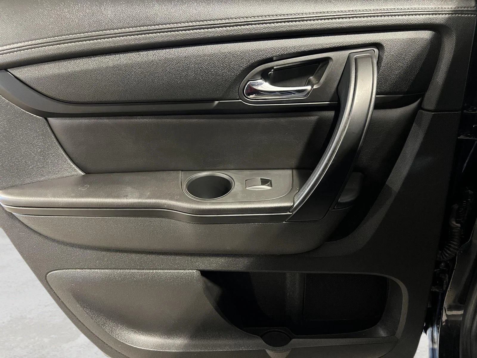 Used 2014 Black Granite Metallic Chevrolet LT image 11