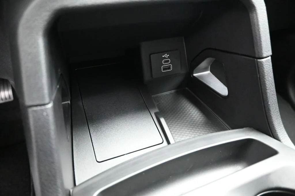 New 2026 Carbonized Gray Metallic Ford XLT image 15