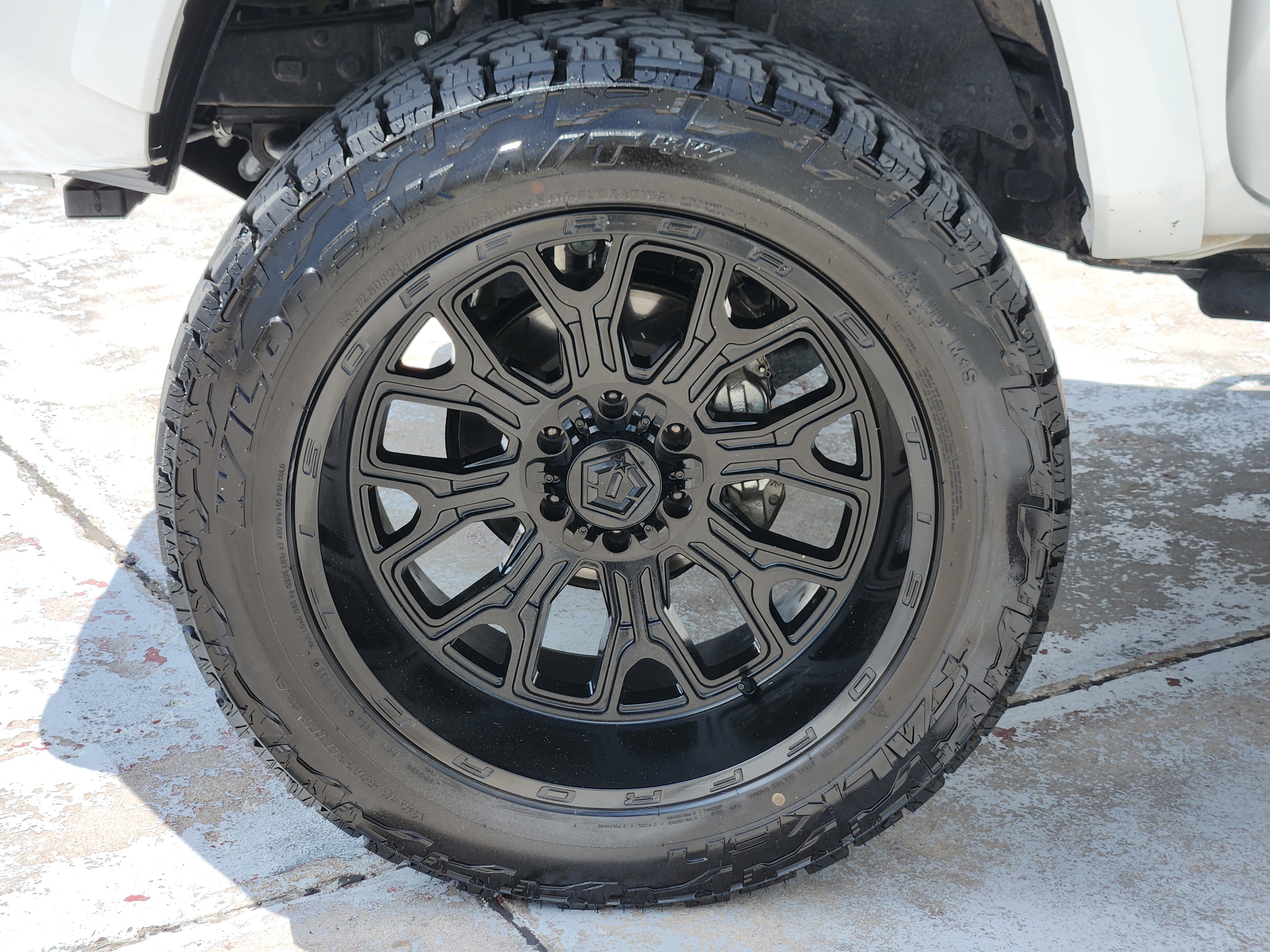 Used 2022 White Toyota SR5 image 15