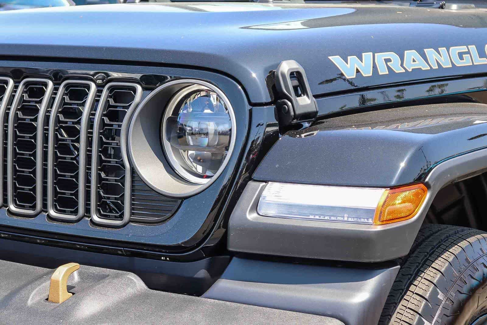 New 2026 Black Clear-Coat Exterior Paint Jeep 85th Anniversary image 8