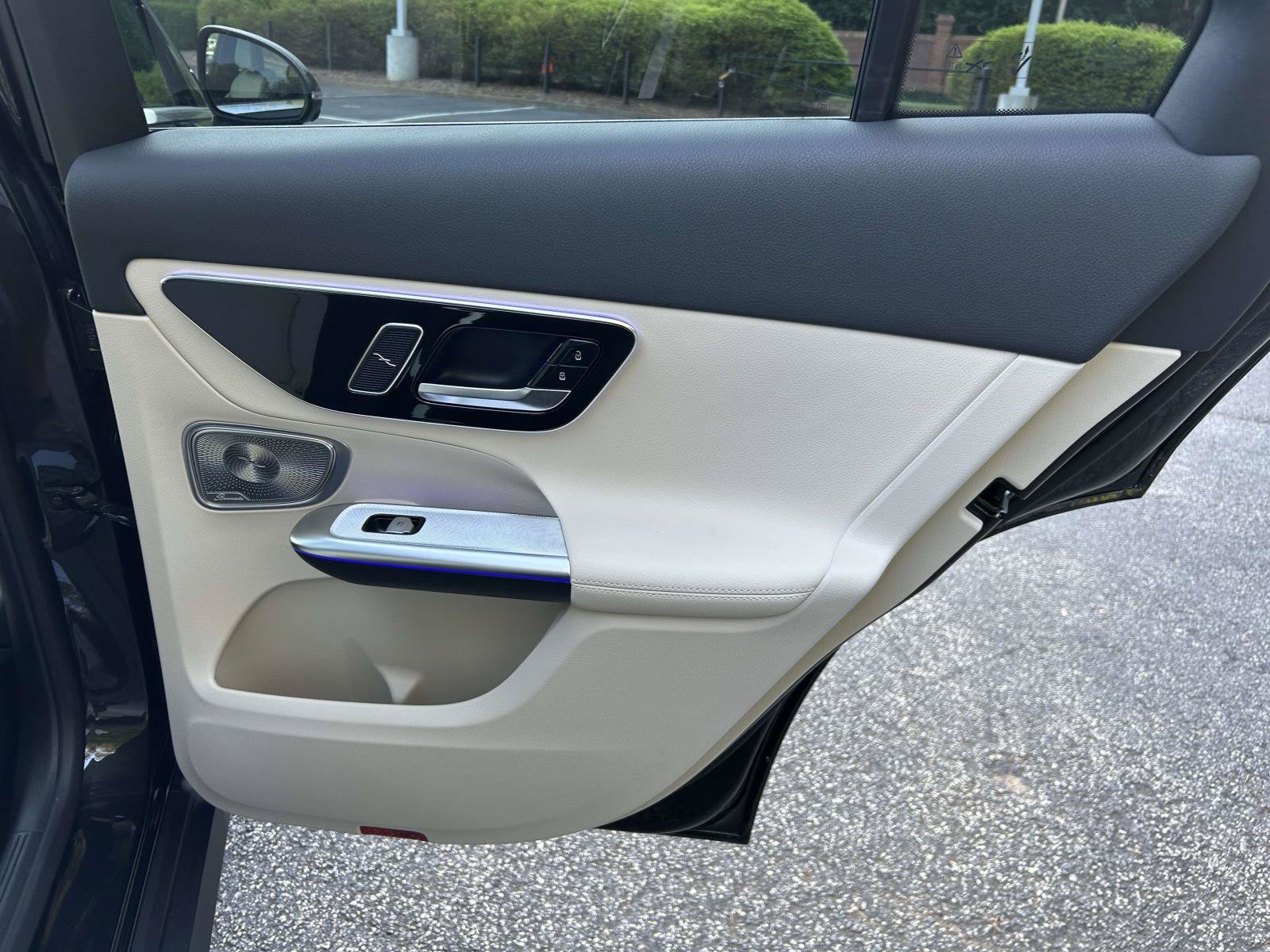 New 2027 Graphite Grey Metallic Mercedes-Benz GLC 300 SUV image 38
