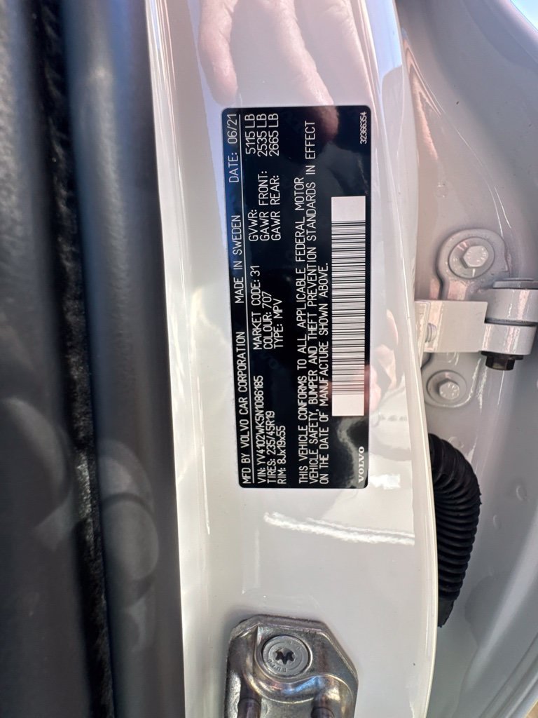 Used 2022 White Volvo T5 image 10