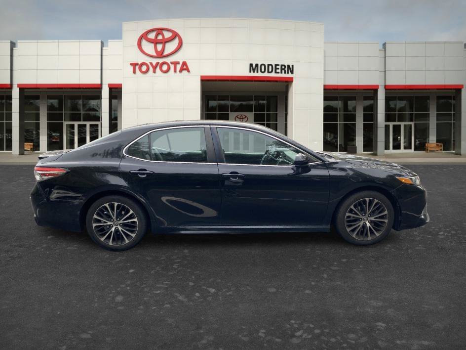 Used 2019 Midnight Black Metallic Toyota SE image 21