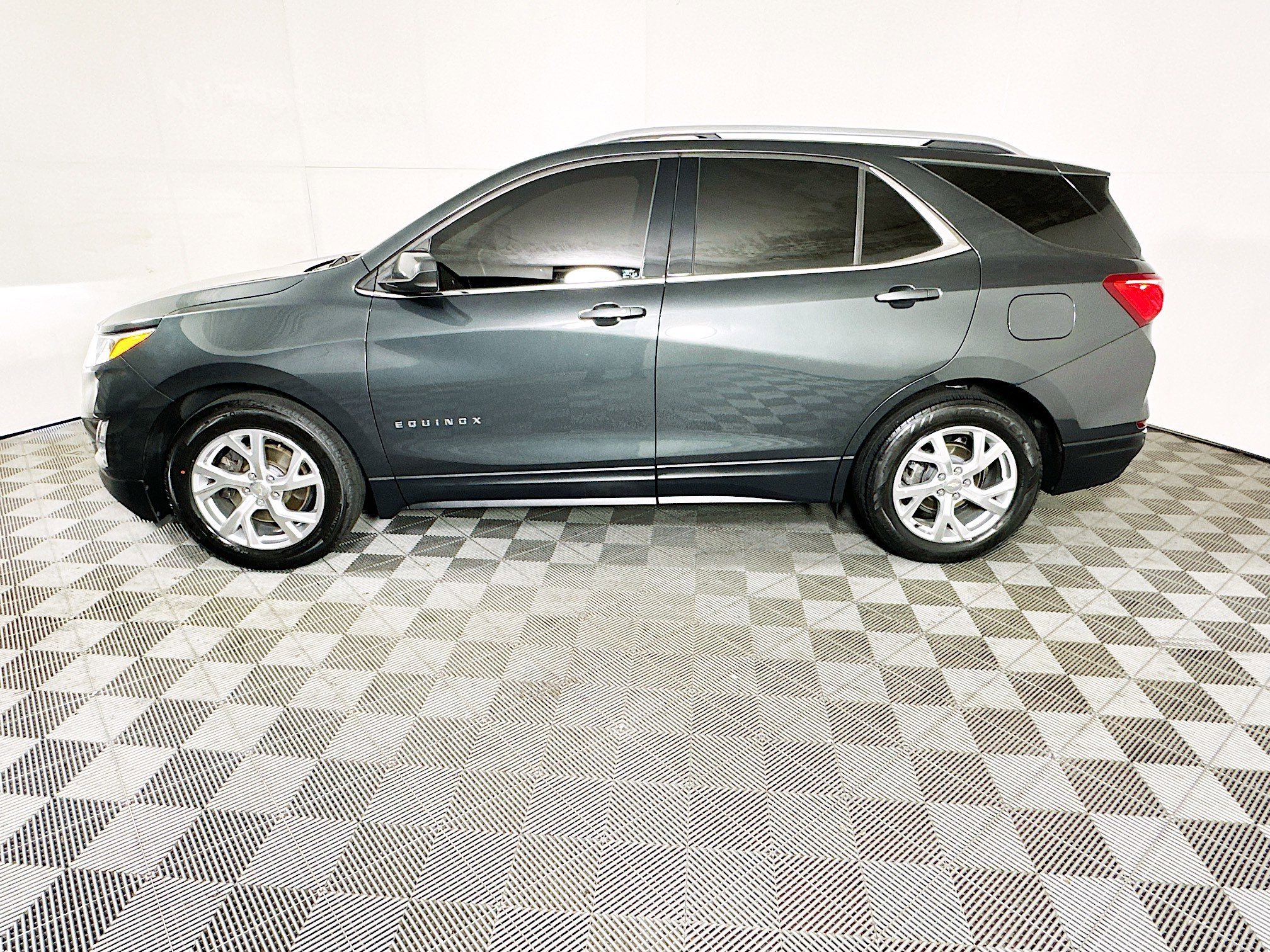 2020 Chevrolet Equinox thumbnail 8