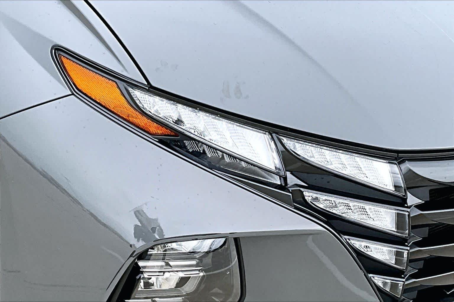 Used 2024 Hampton Gray Hyundai SEL image 28
