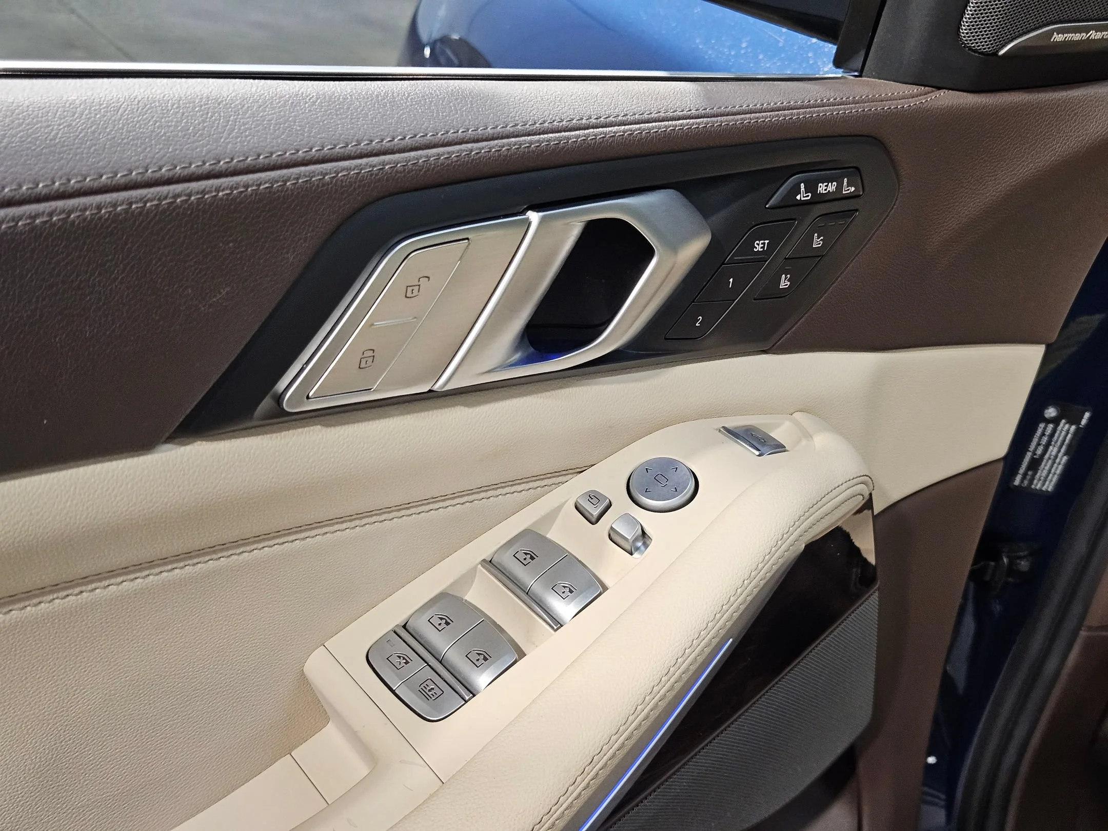 Used 2019 Phytonic Blue Metallic BMW xDrive40i image 21