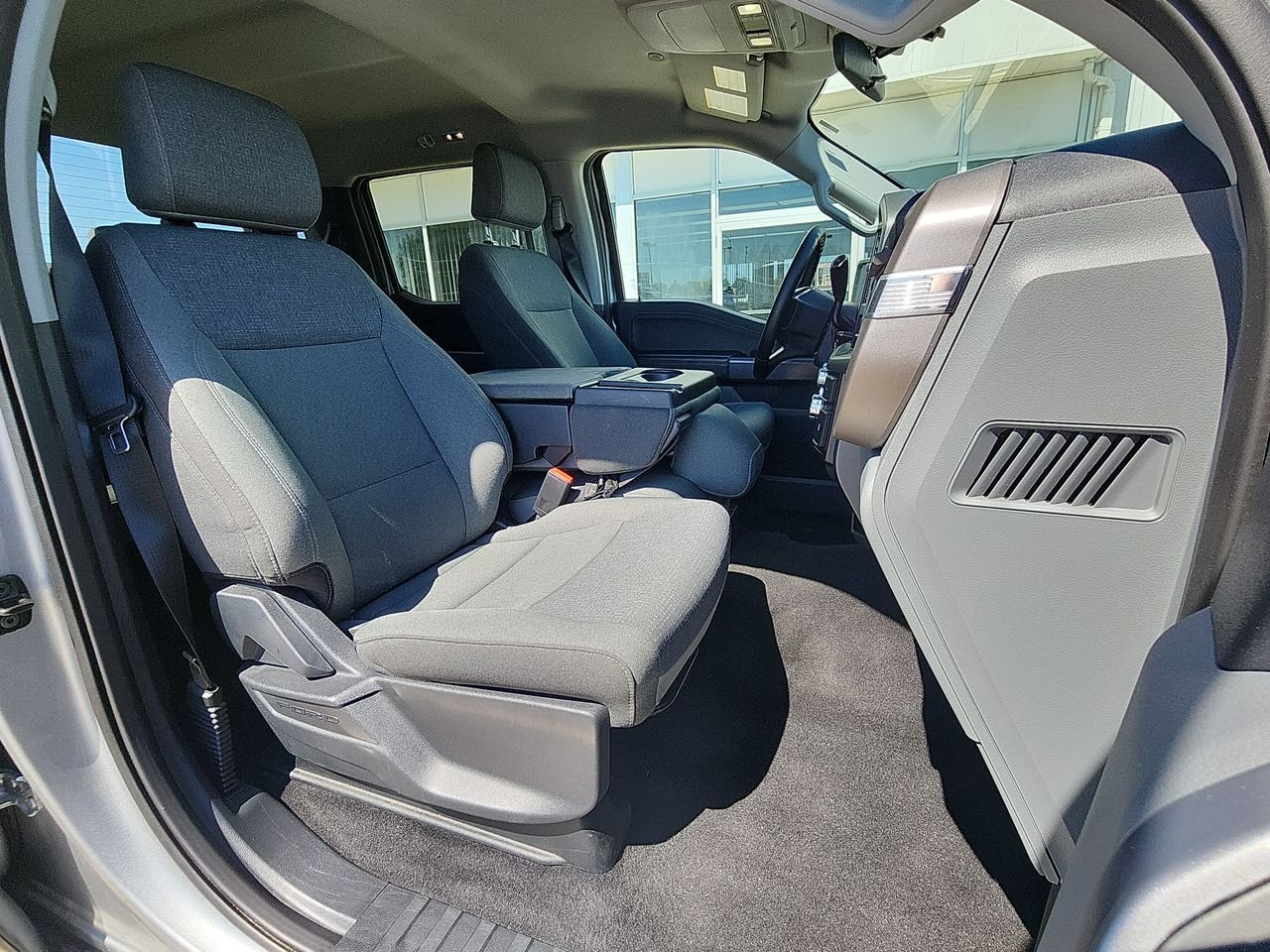 Used 2025  Ford XLT image 23