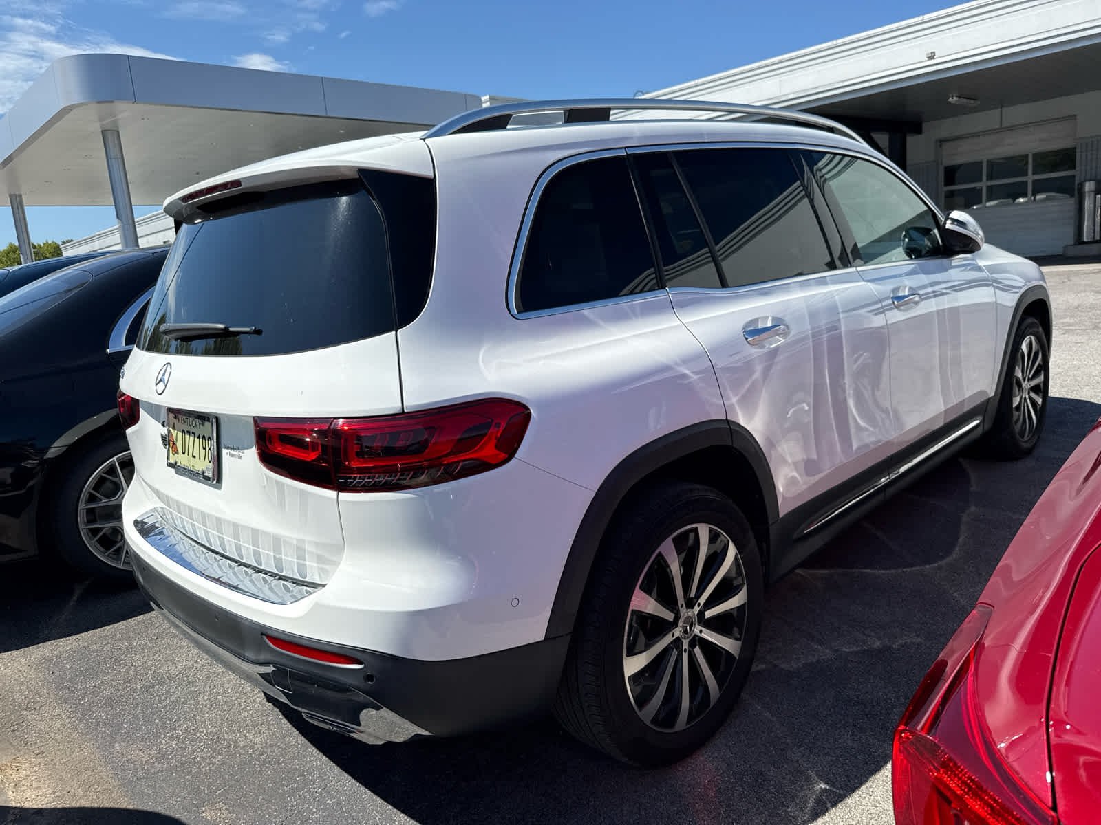 Certified Used 2023 Polar White Mercedes-Benz GLB 250 image 3