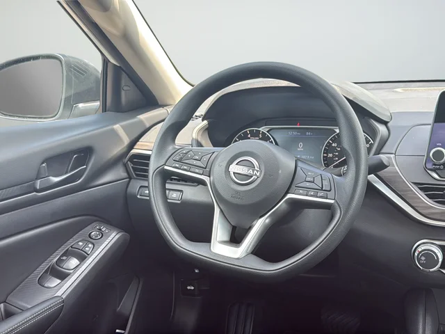 New 2026 White Nissan 2.5 SV image 38