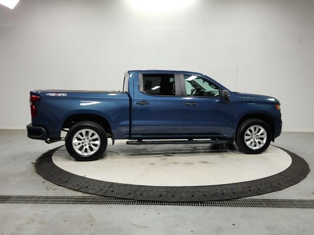 Used 2024 Blue Chevrolet Custom image 9