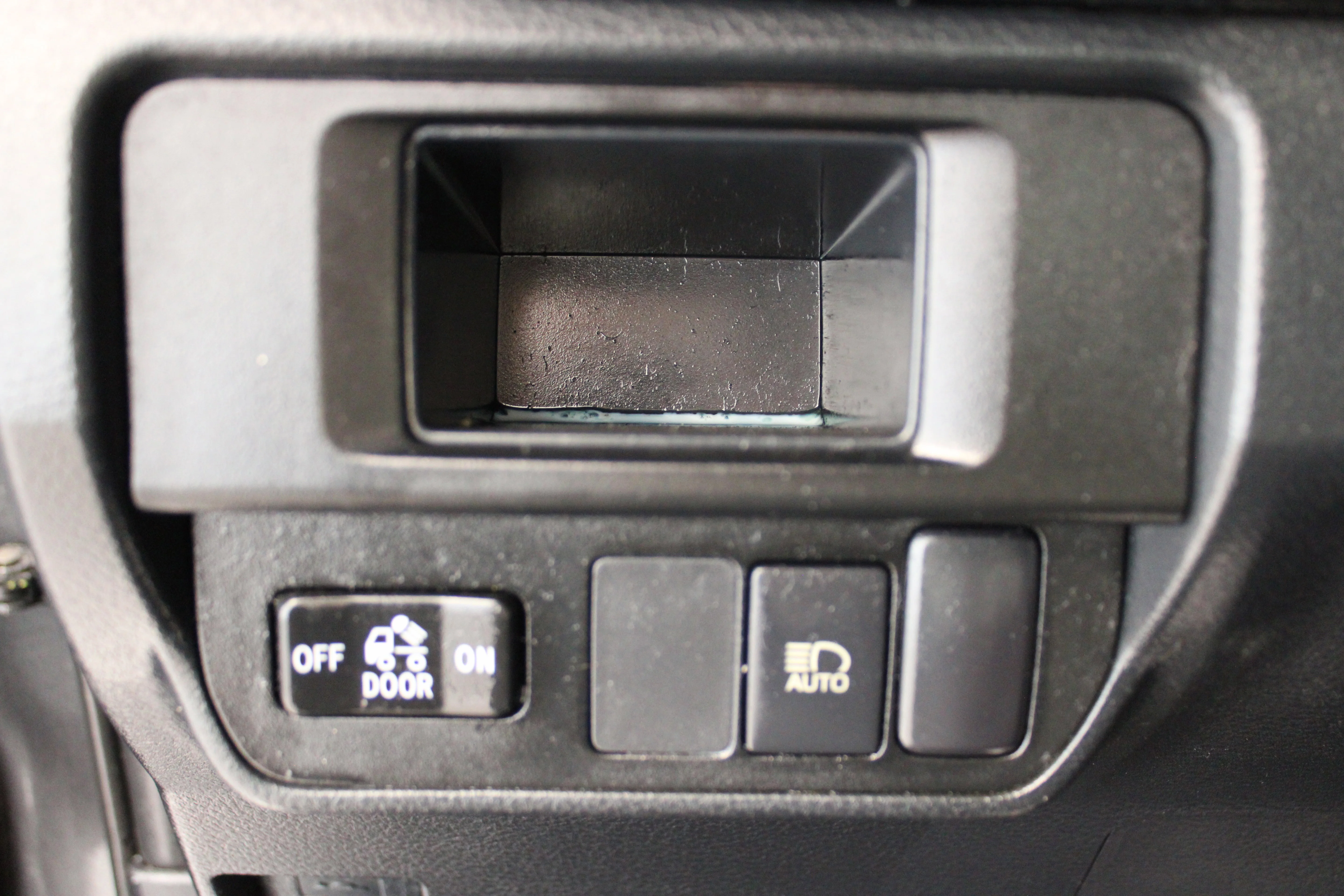 Used 2019 Magnetic Gray Metallic Toyota SR image 8