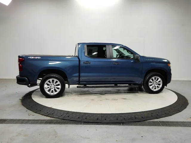 Used 2024 Blue Chevrolet Custom image 9