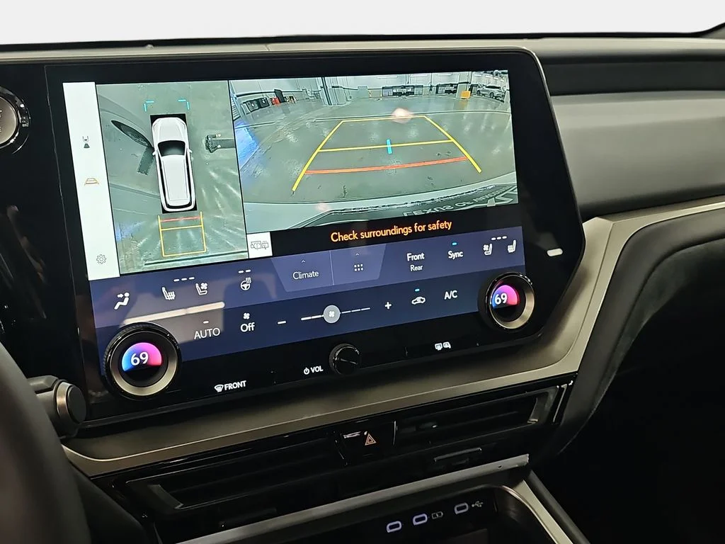 New 2026 Wind Chill Pearl Lexus LUXURY AWD image 22