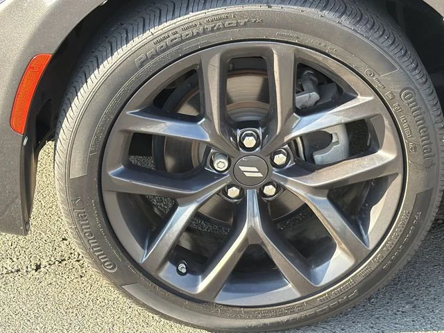 Used 2022 Gray Dodge SXT image 8