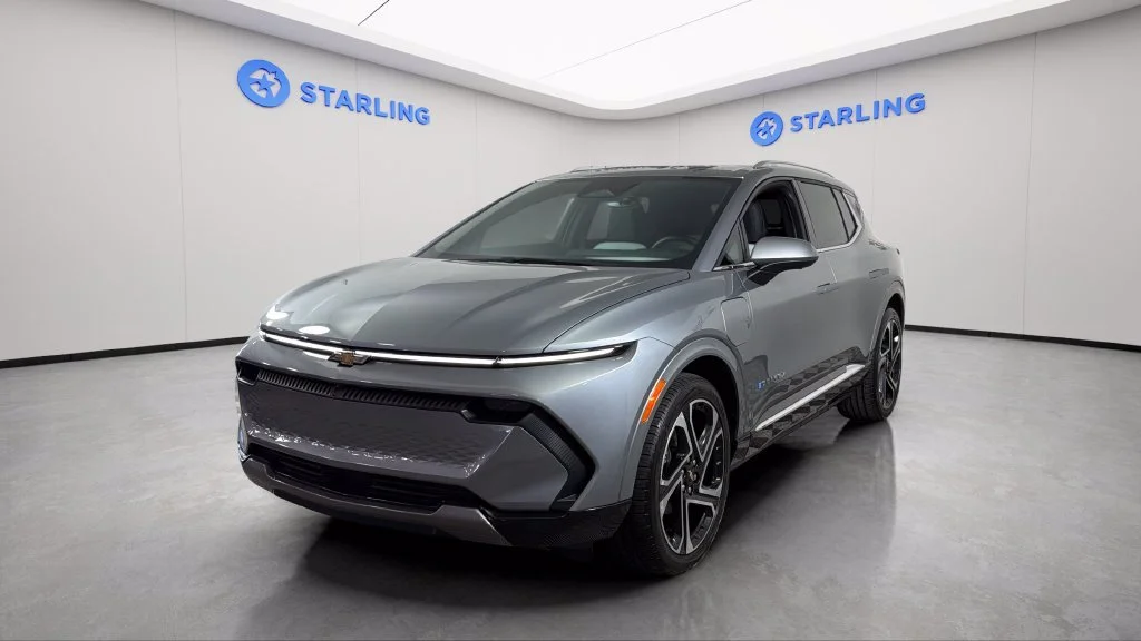 Used 2024 Sterling Gray Metallic Chevrolet 3LT image 17