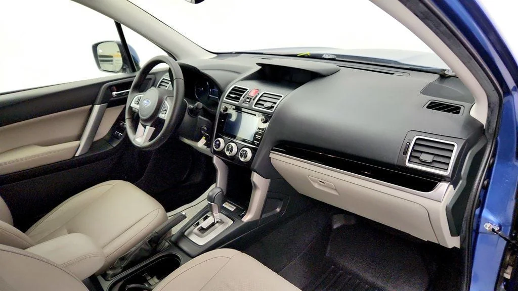 Used 2017 Quartz Blue Pearl Subaru 2.5i Limited CVT w/ Popular Package #2 & Blind Spot Detection image 23