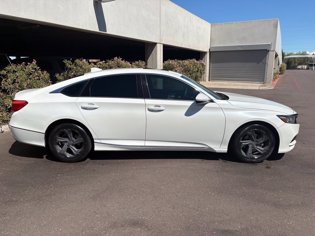 Used 2018 White Honda EX image 4