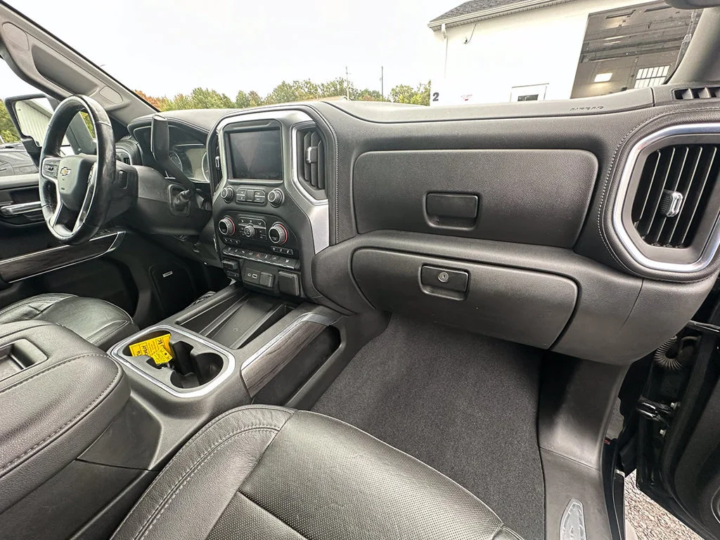 Used 2020 BLACK Chevrolet LTZ image 3