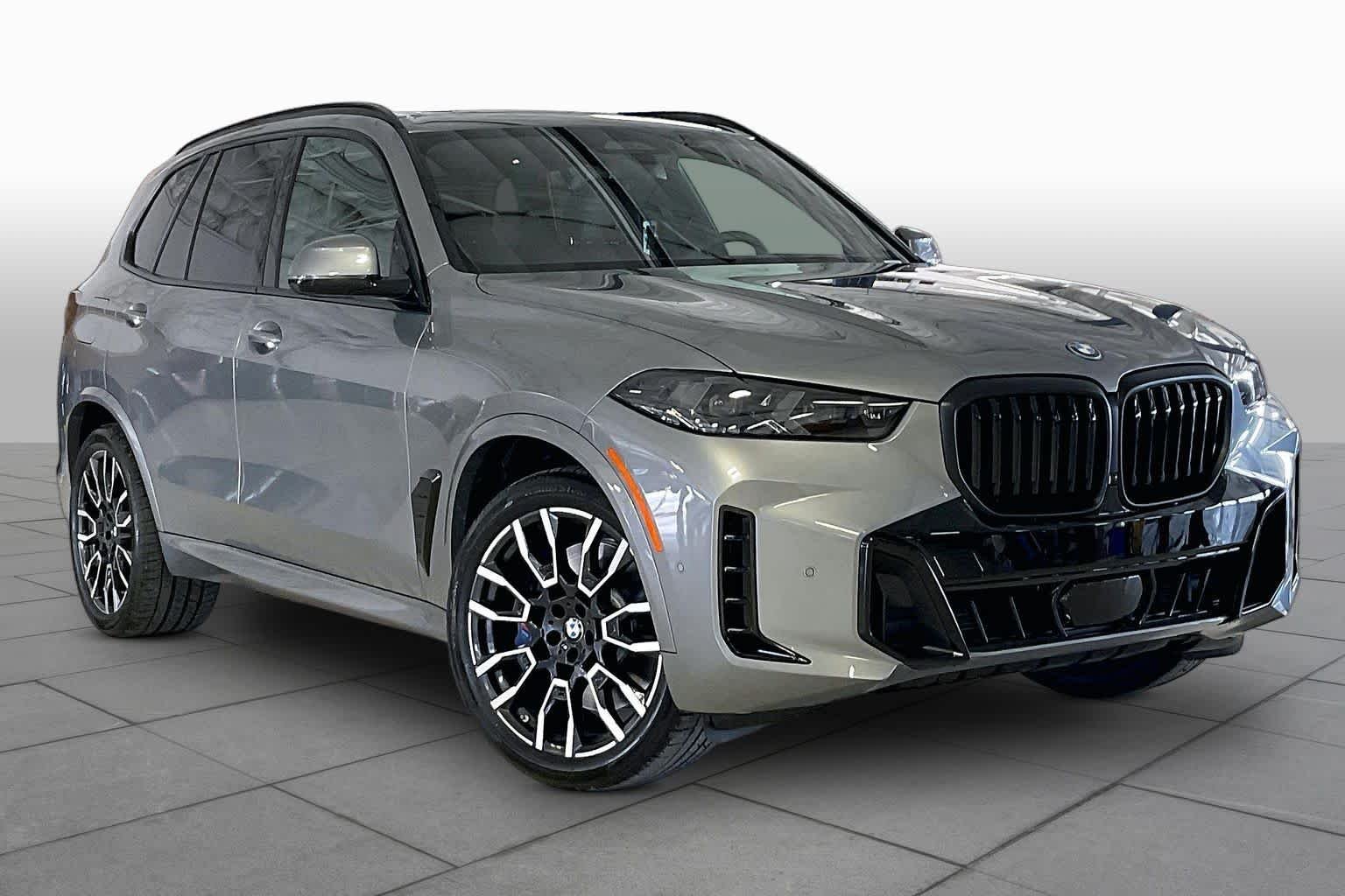 New 2026 Skyscraper Grey Metallic BMW xDrive50e image 2
