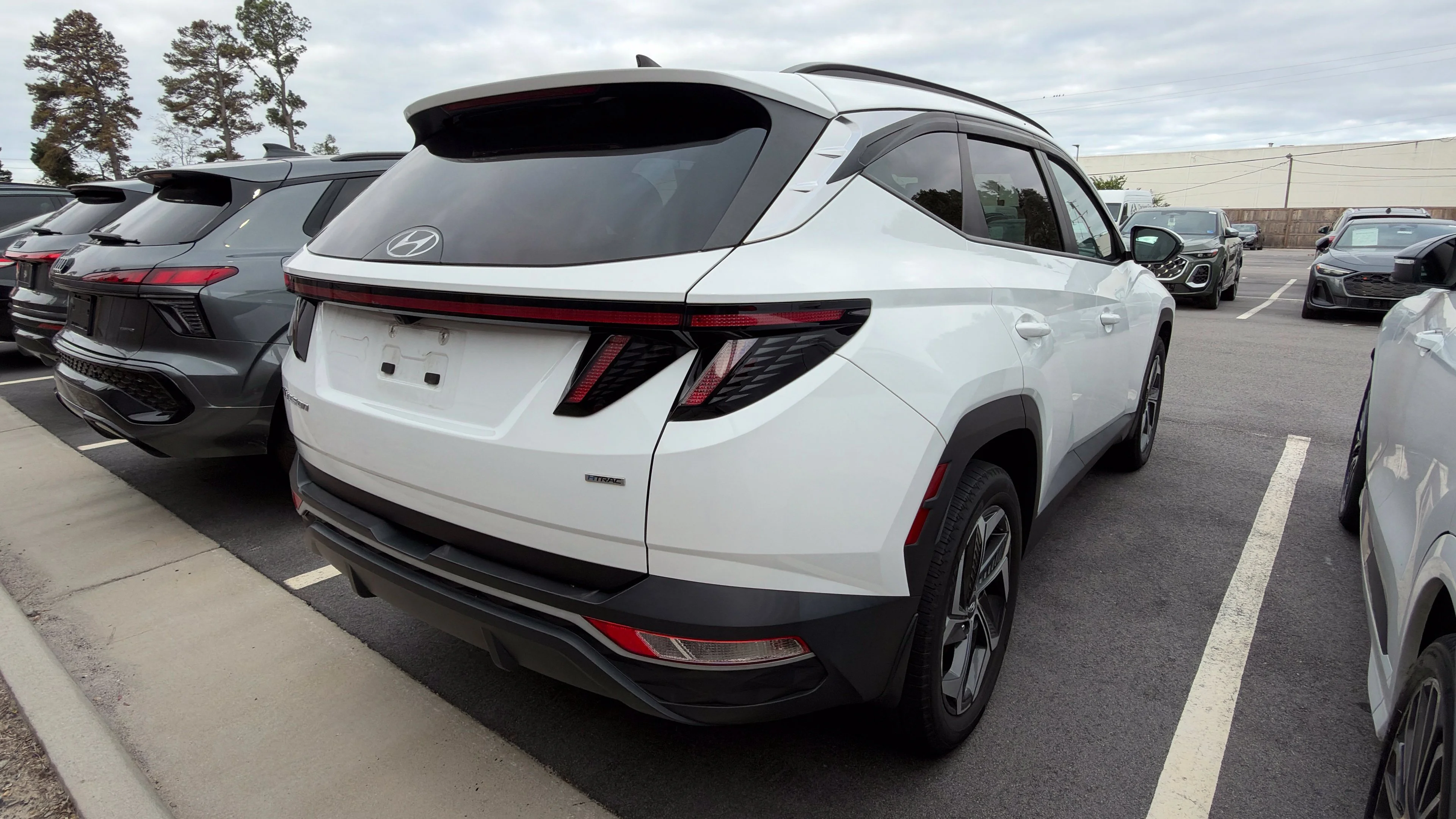 Used 2024 White Pearl Hyundai SEL image 8