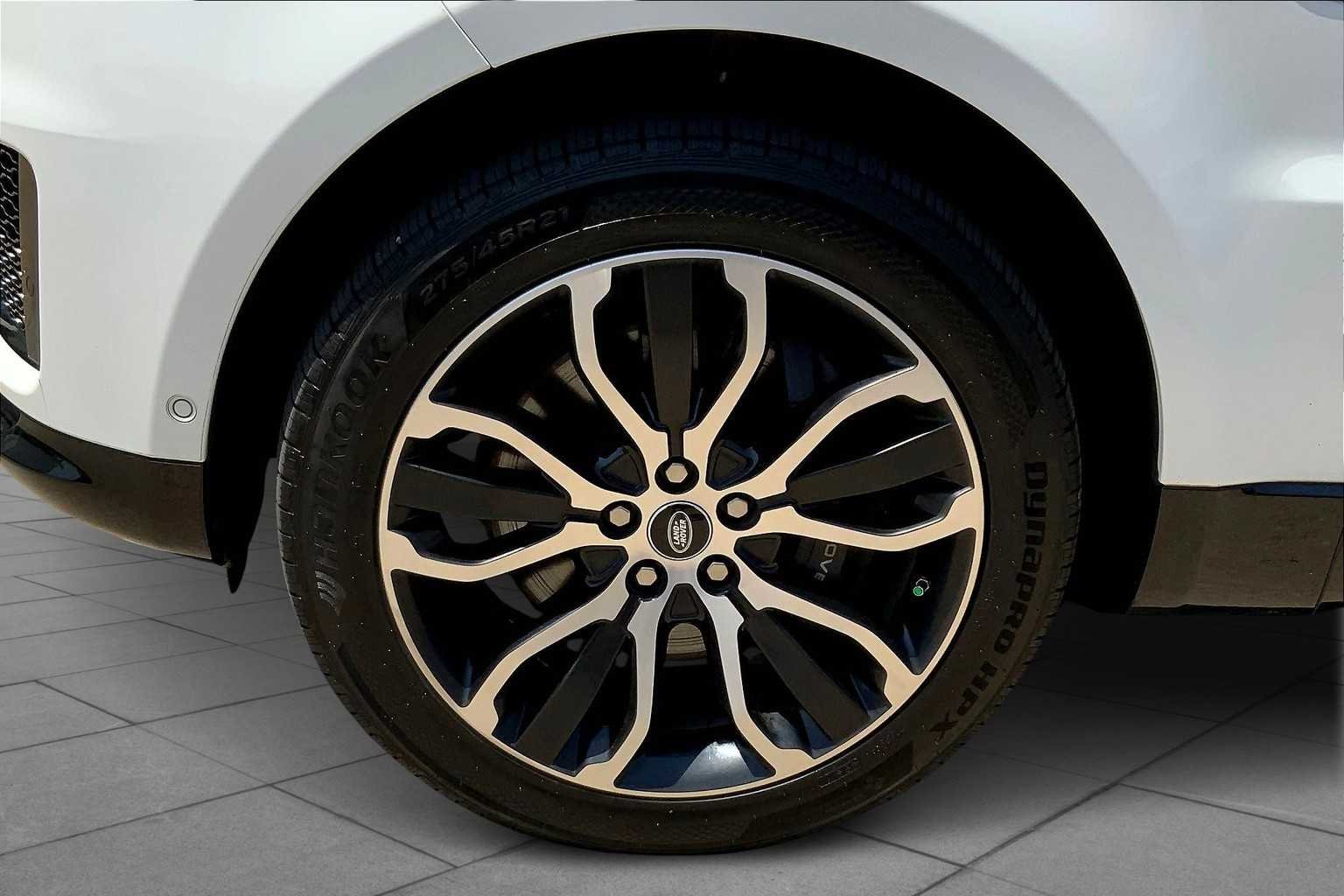 Used 2021 Fuji White Land Rover HSE Silver Edition image 19
