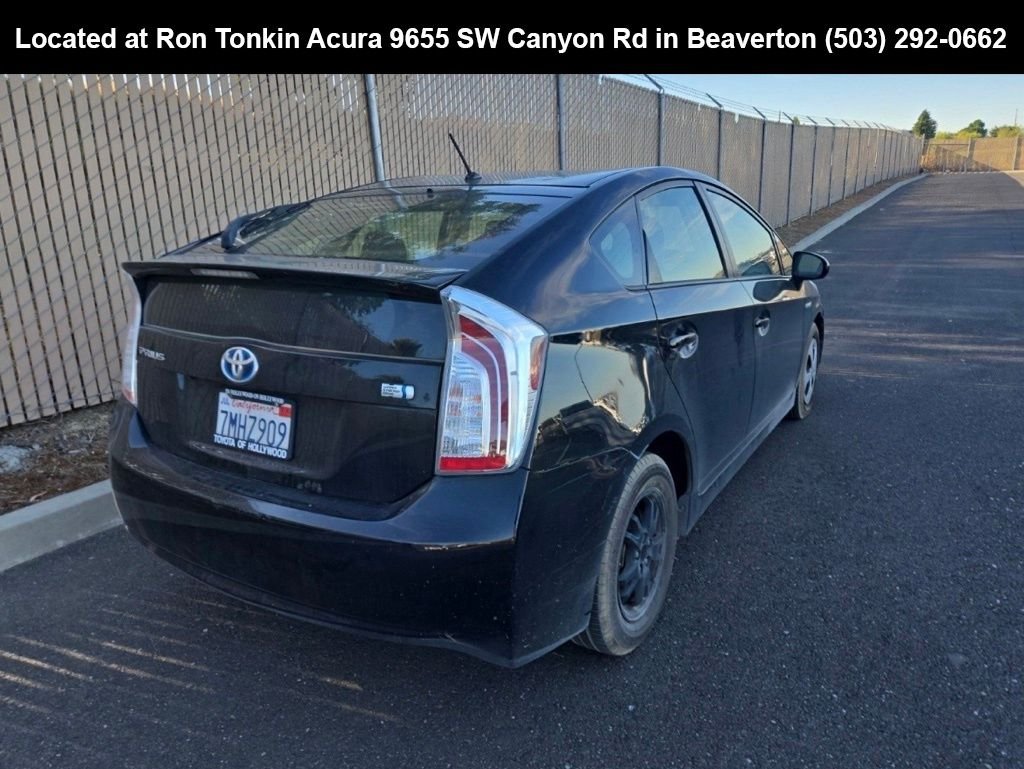 Used 2015 Black Toyota Two image 7
