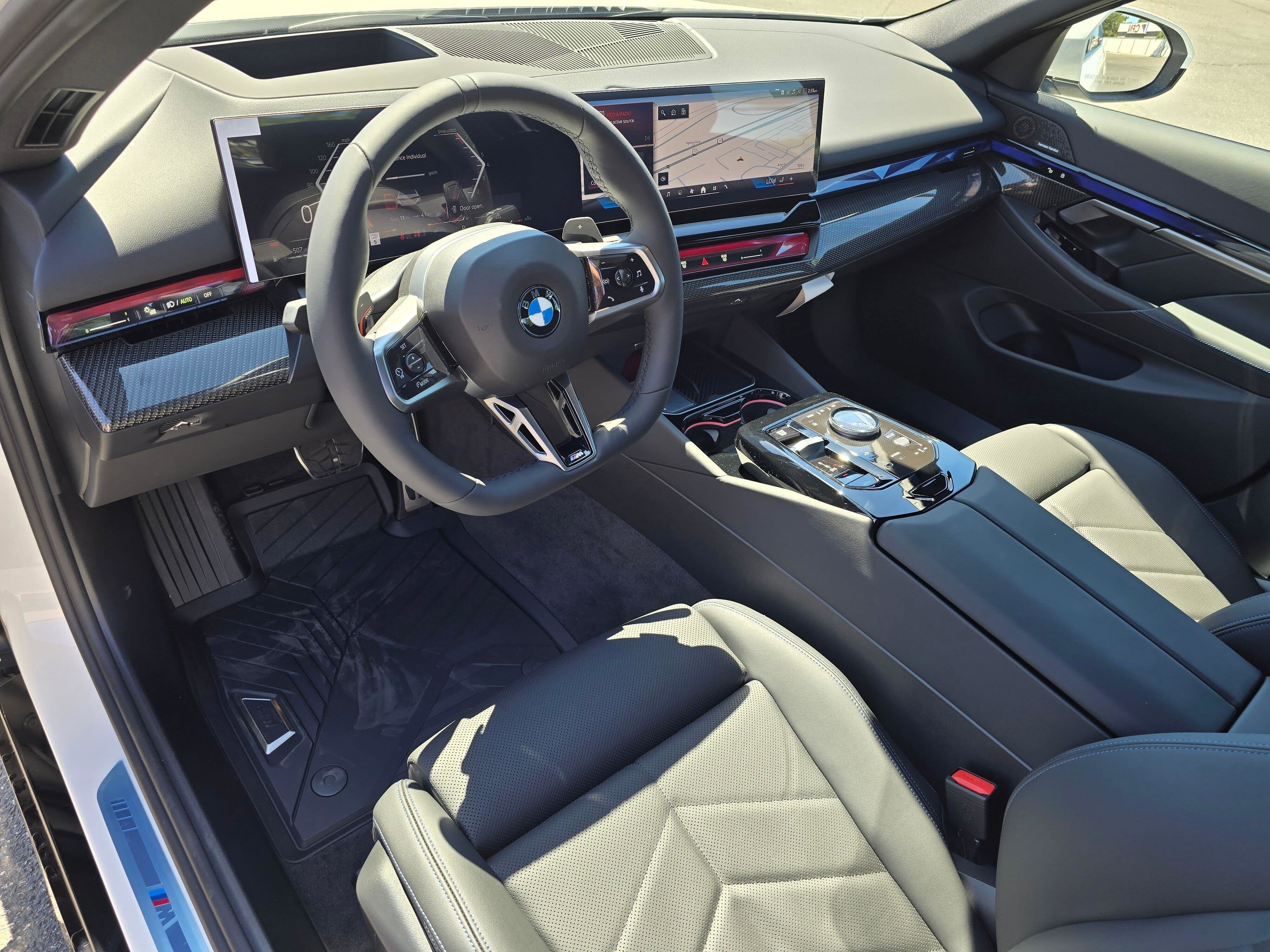 New 2027 Alpine White BMW 530i xDrive image 2