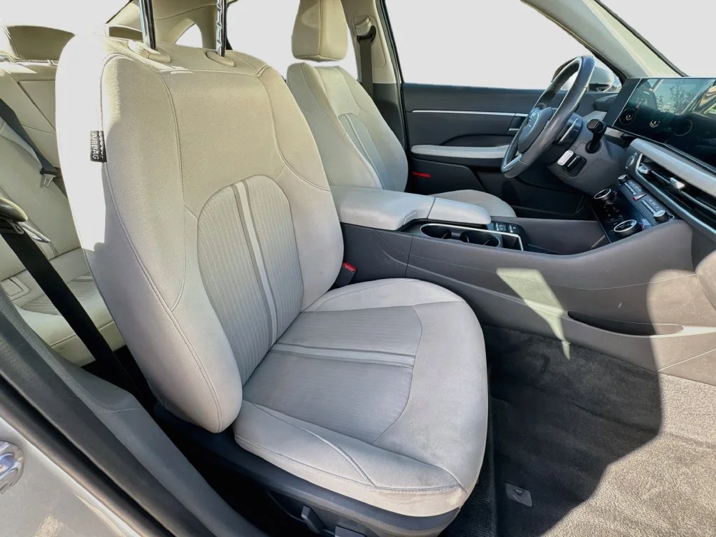 Used 2024 Silver Hyundai SEL image 33