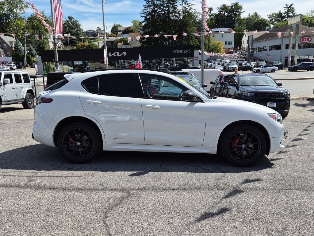 Used 2021 White Alfa Romeo Ti Sport image 4