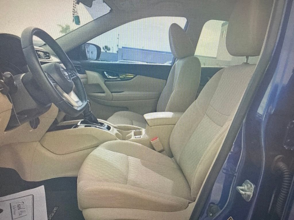 Used 2018 Blue Nissan SV image 6