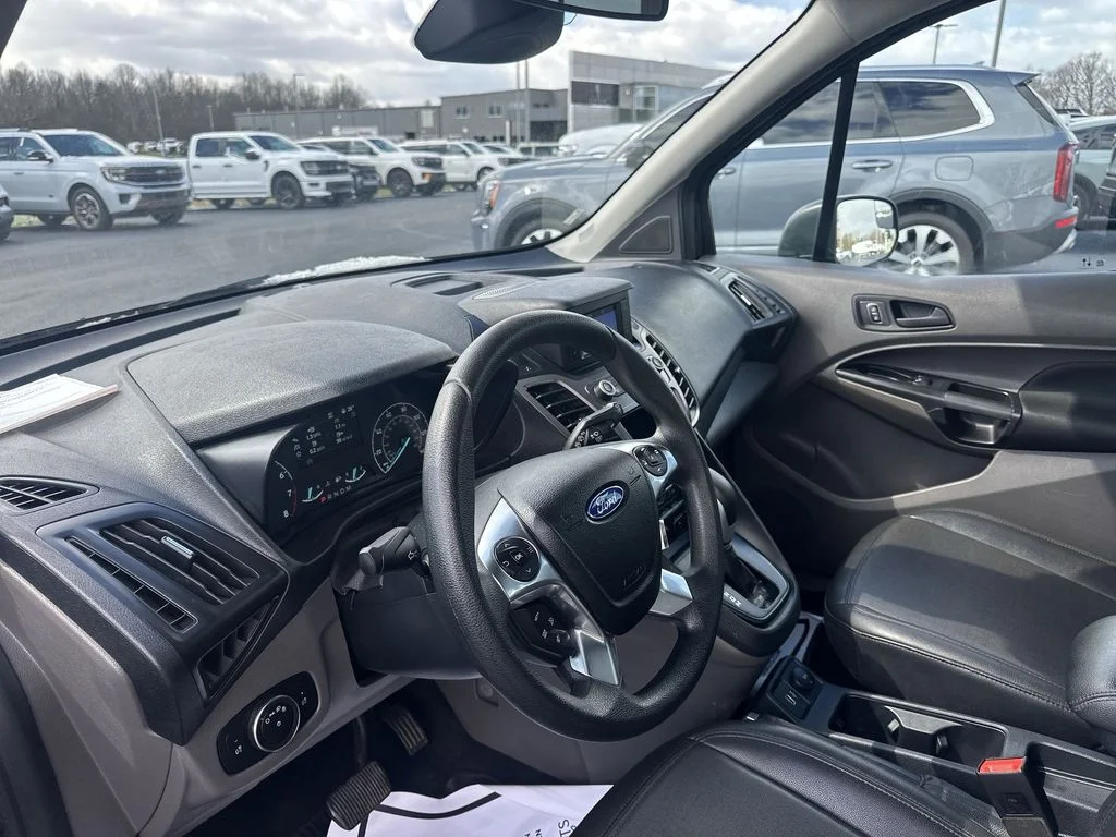 Used 2022 Black Ford XL image 10