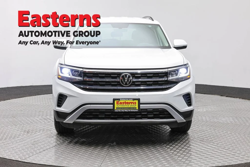 Used 2022 White Volkswagen 2.0T SE image 2