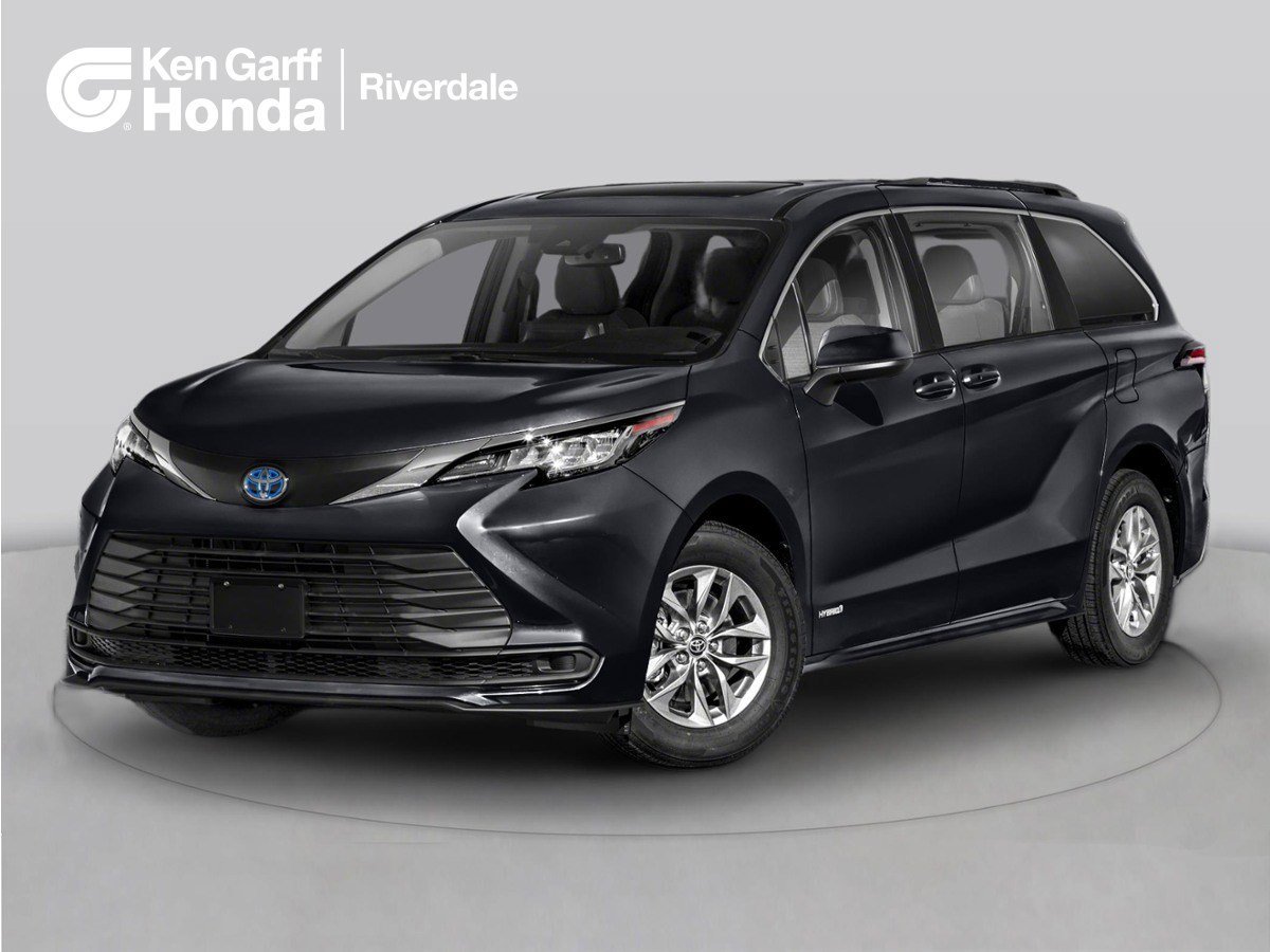 2024 Toyota Sienna XLE 7-Passenger Hybrid FWD's photo