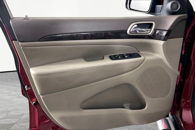 Used 2012 Red Jeep Laredo image 14