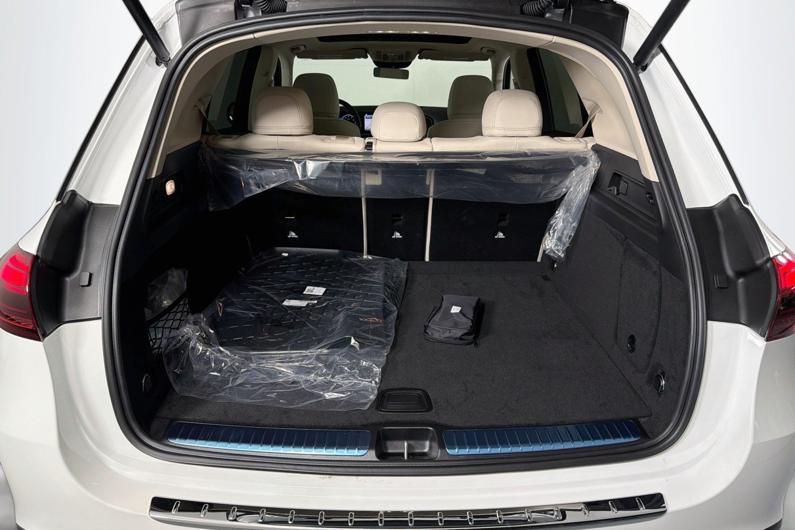 New 2026 Polar White Mercedes-Benz GLE 450 4MATIC® SUV image 22