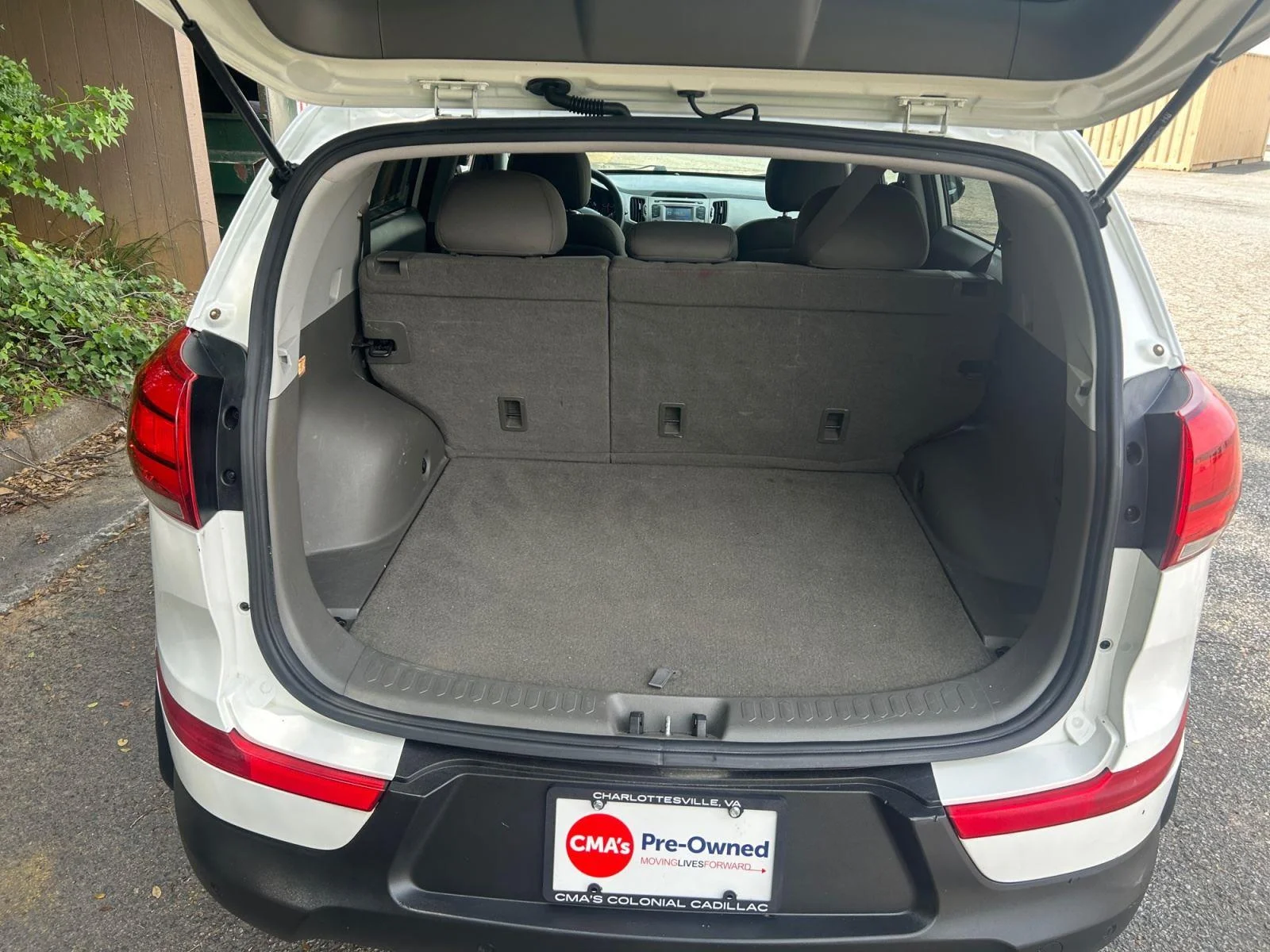 Used 2014 Clear White Kia LX image 16