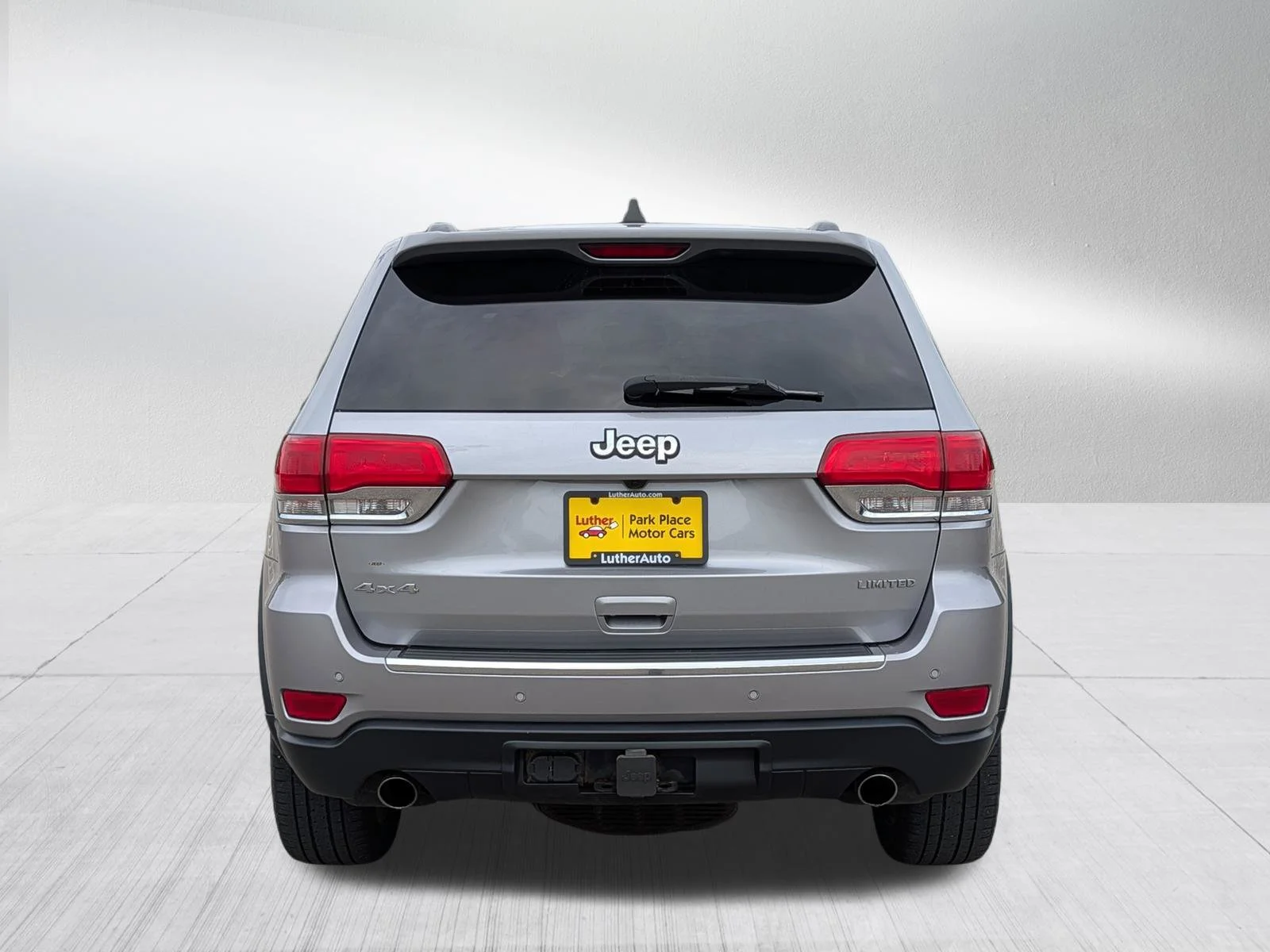 Used 2014 Billet Silver Metallic Clearcoat Jeep Limited image 6