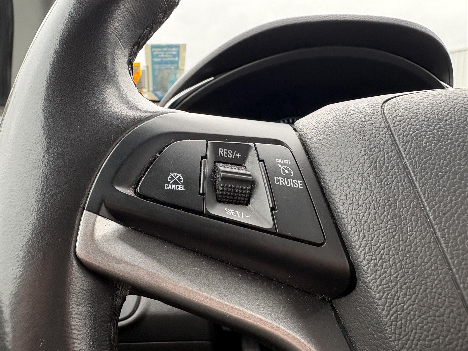 Used 2019 Summit White Chevrolet LT image 12
