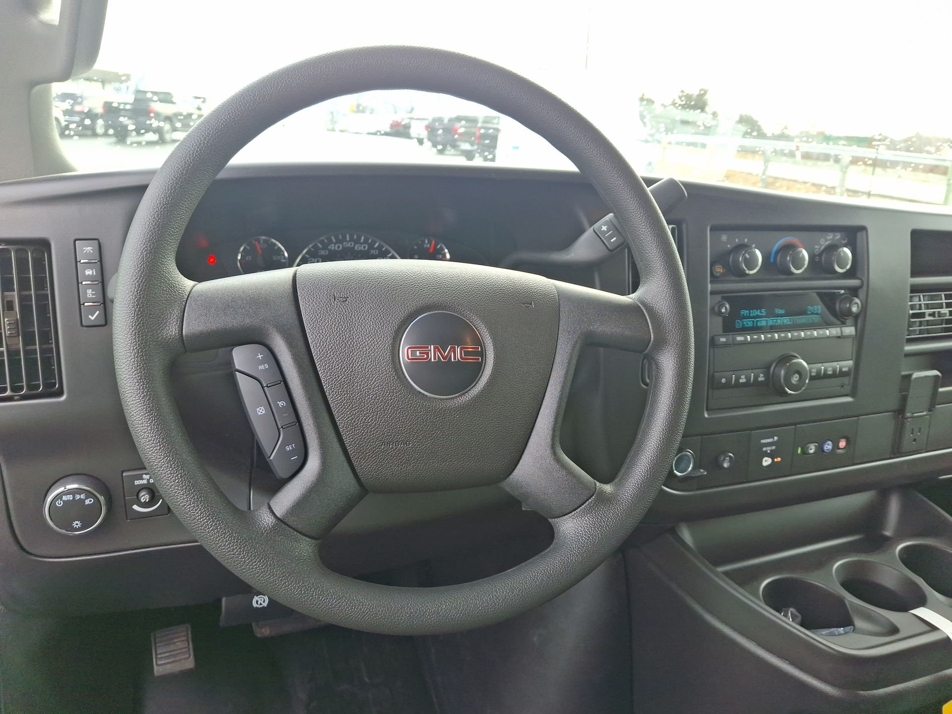 2025 GMC Savana Cargo Work Van - Photo 36