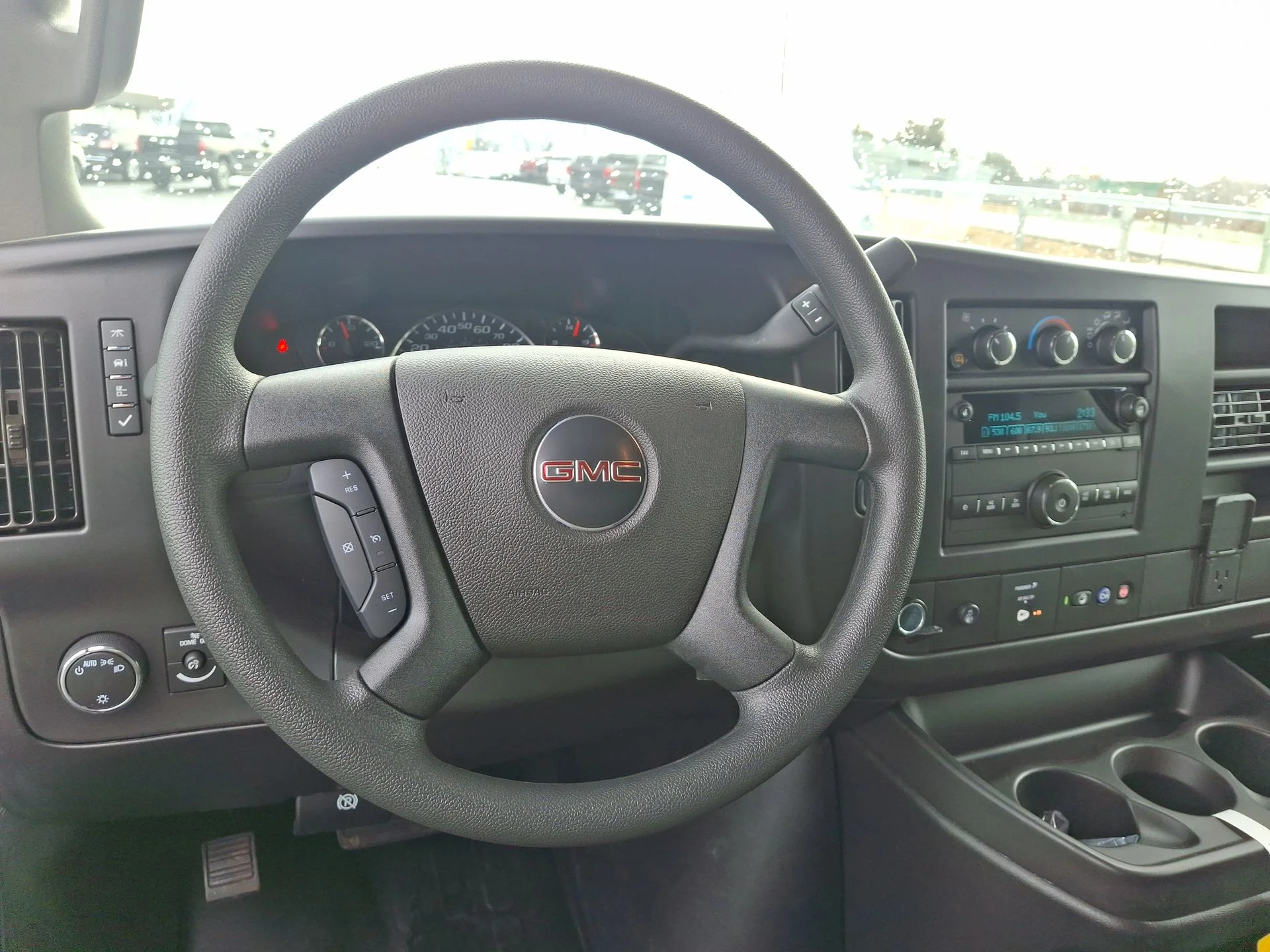 2025 GMC Savana Cargo Work Van - Photo 36