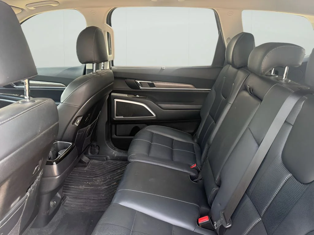 Used 2020 Everlasting Silver Kia EX image 12