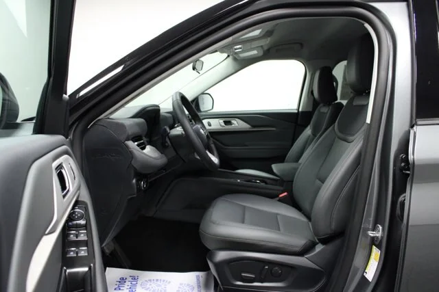 New 2026 Carbonized Gray Metallic Ford Active image 36