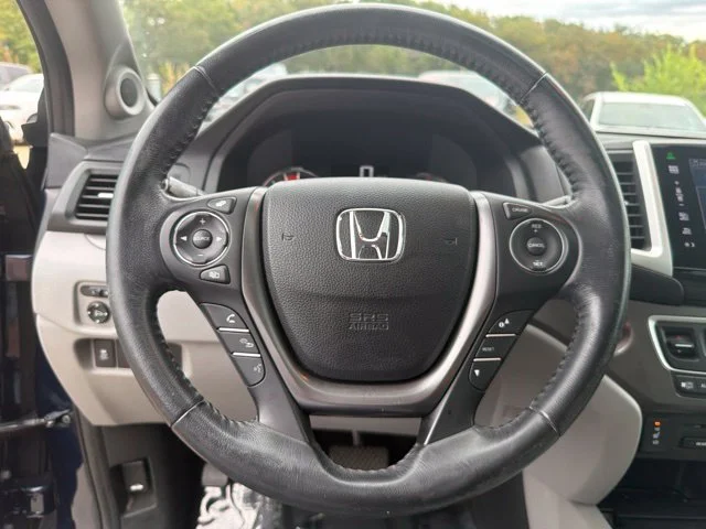 Used 2016  Honda EX-L image 29