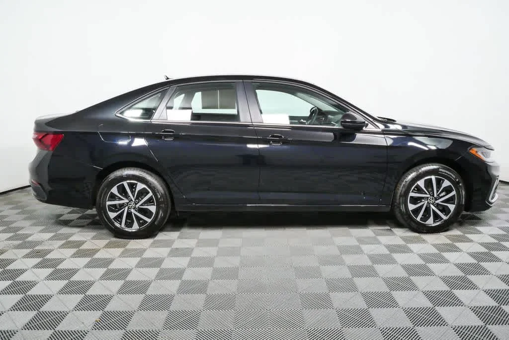 3VW5W7BU7TM010326