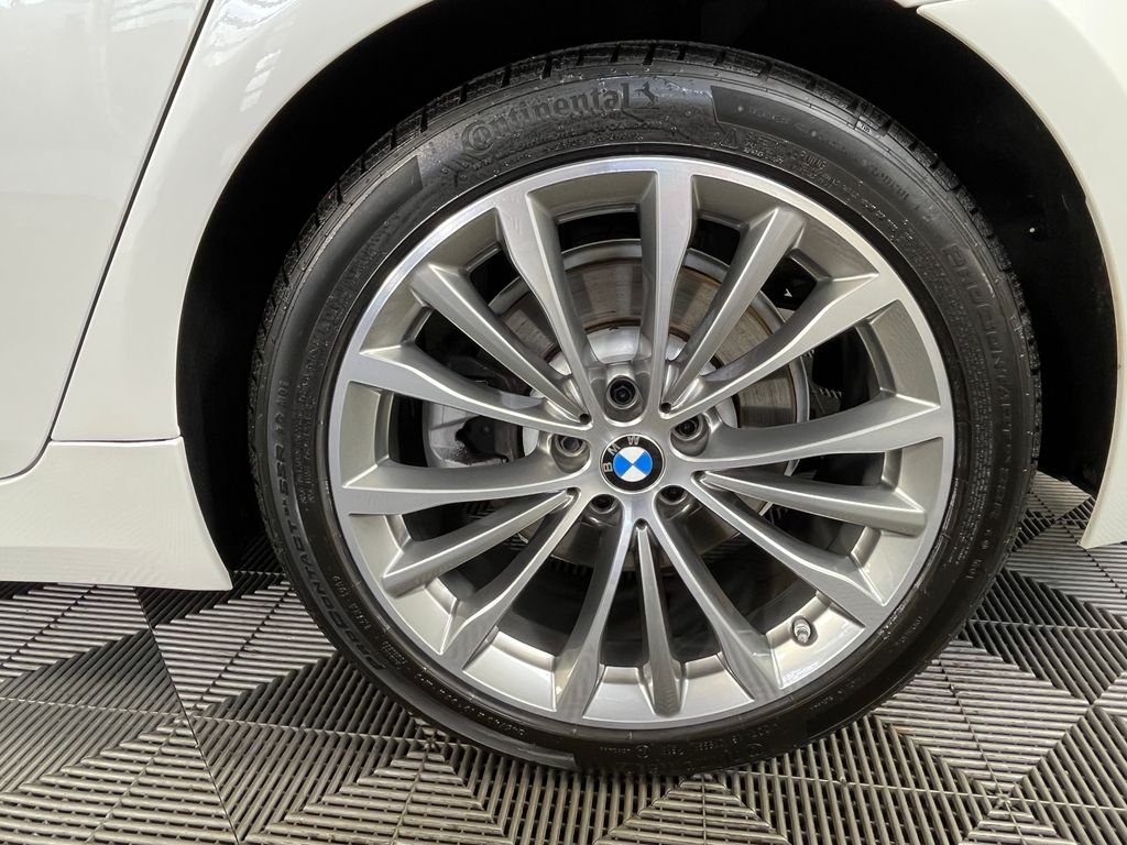 Used 2023 White BMW 530i xDrive image 14