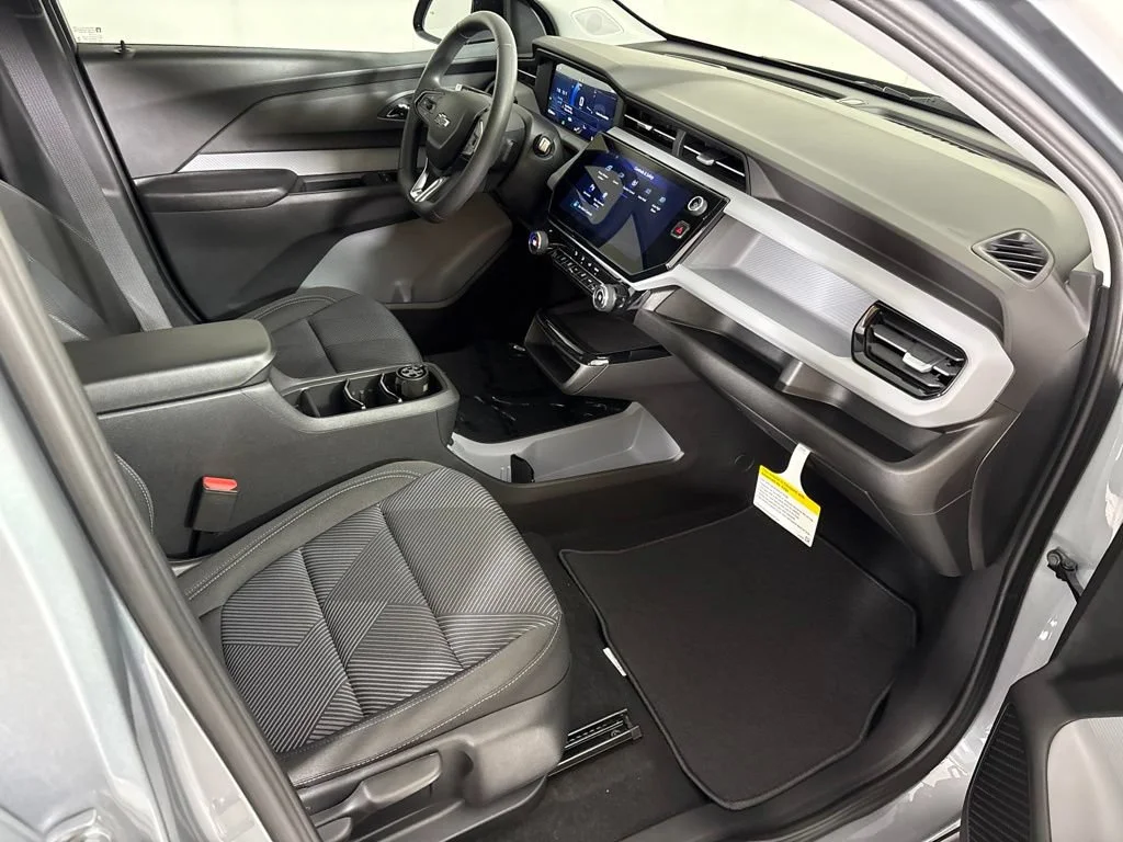 2027 Chevrolet Bolt LT - Photo 20