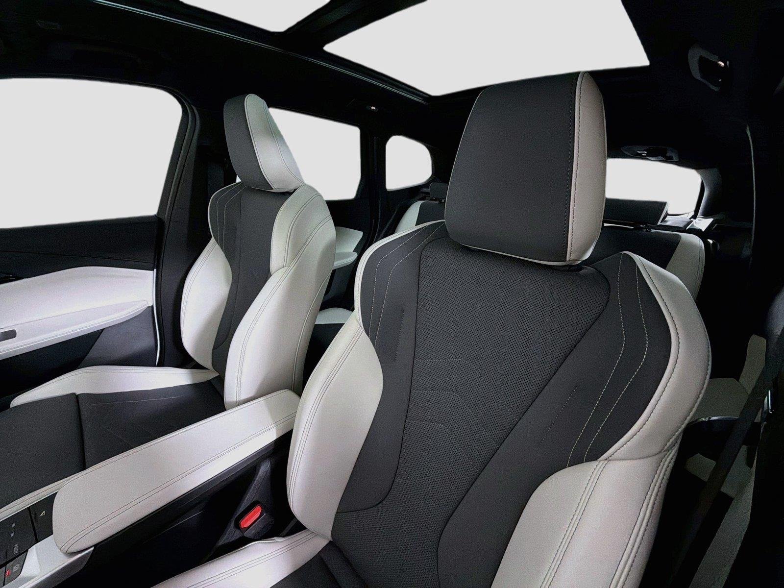 New 2027 Mineral White Metallic BMW xDrive28i image 20