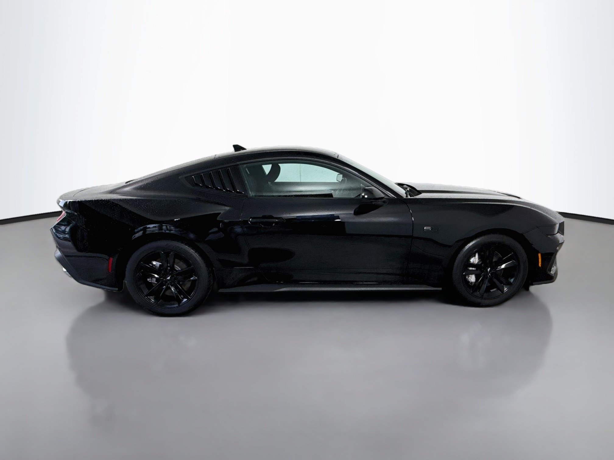 Used 2024 Blk Ford GT image 8